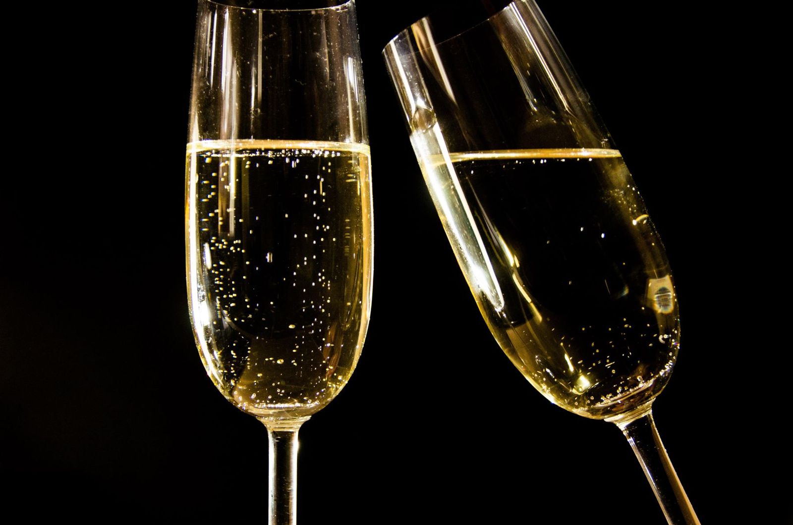 Zwei Gläser Schaumwein